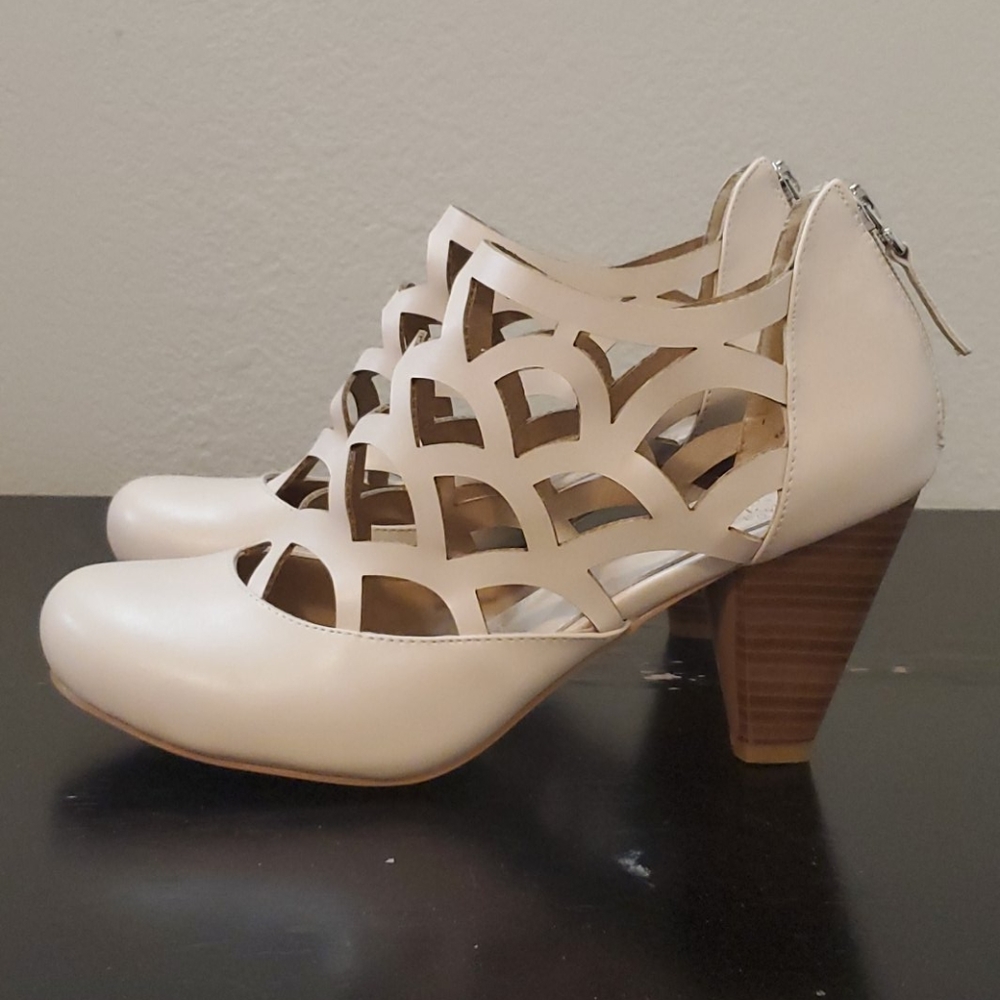Heels - Picture 3 of 5